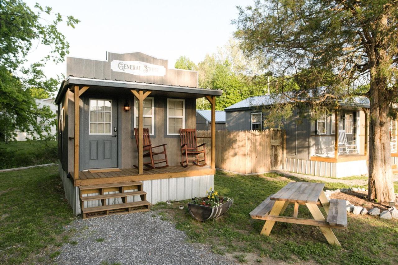 The Outpost Hotel Grand Rivers Exterior foto